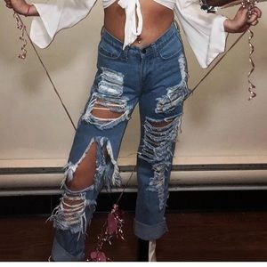 Fashion nova ripped jeans